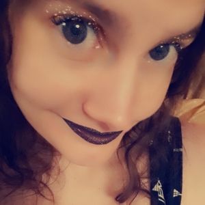 Meet your Posher, Caitlyn